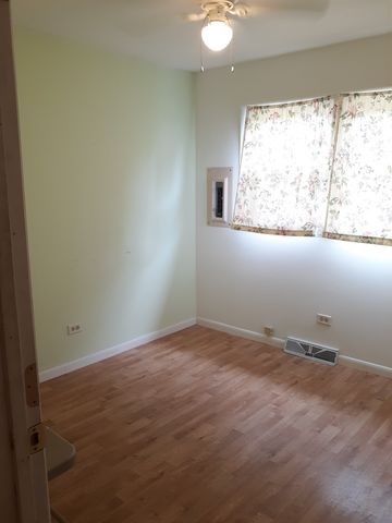 13225 S Buffalo Avenue, Chicago, IL 60633