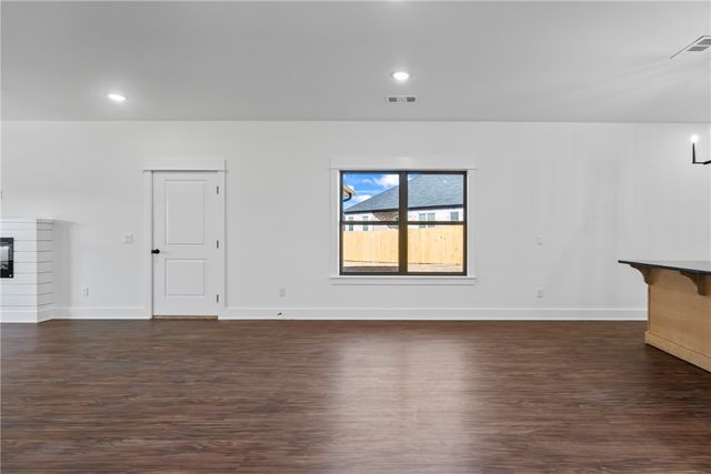 90 W Watson Lane, Farmington, AR 72730