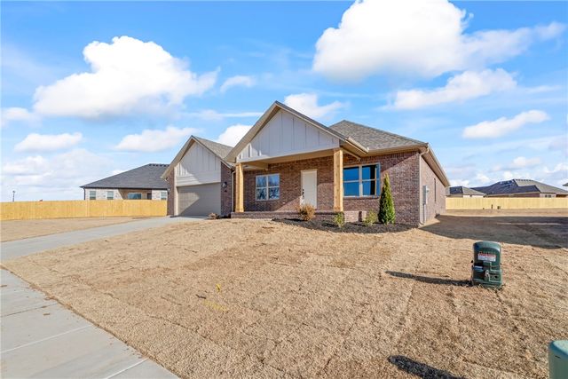 90 W Watson Lane, Farmington, AR 72730