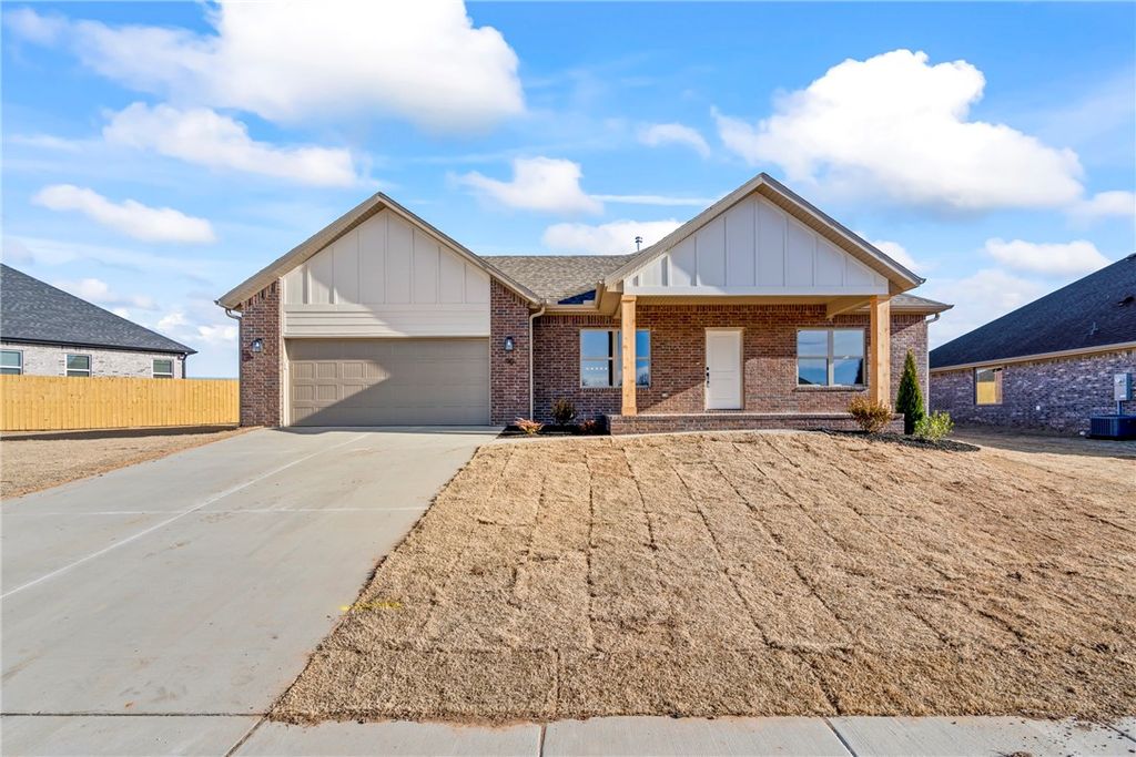 90 W Watson Lane, Farmington, AR 72730