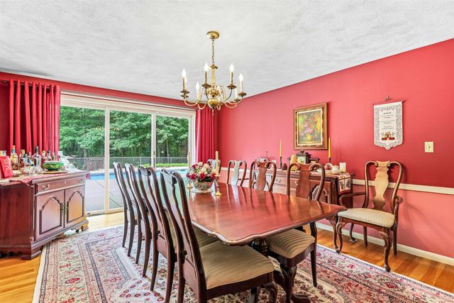 34 Old Stage Road, Hampton Falls, NH 03844