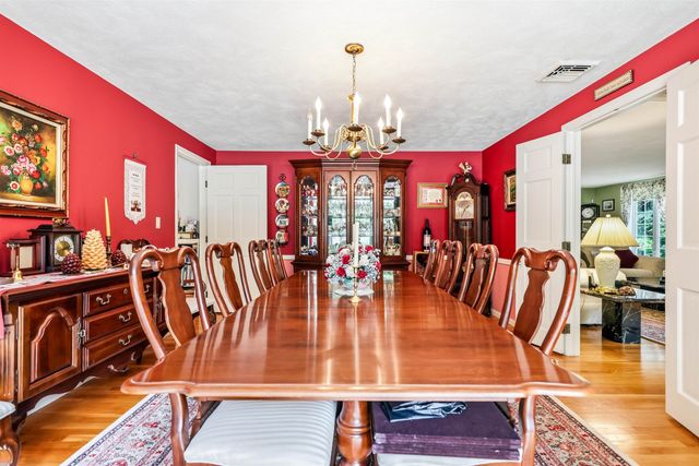 34 Old Stage Road, Hampton Falls, NH 03844