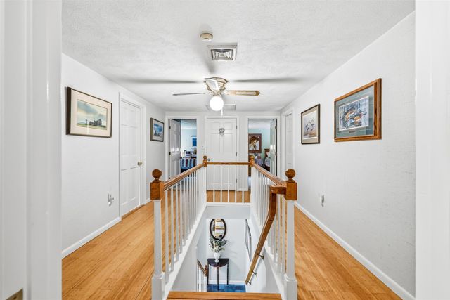 34 Old Stage Road, Hampton Falls, NH 03844