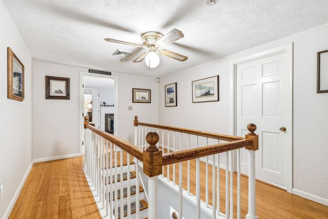 34 Old Stage Road, Hampton Falls, NH 03844