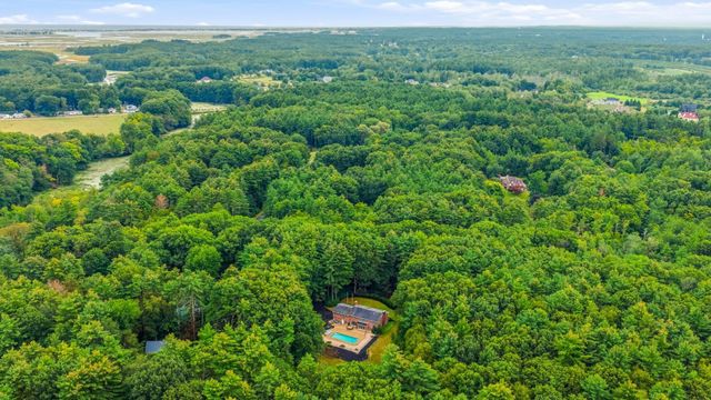34 Old Stage Road, Hampton Falls, NH 03844