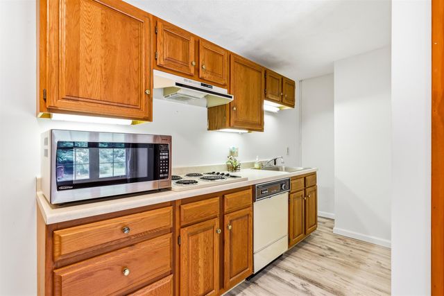 34 Old Stage Road, Hampton Falls, NH 03844