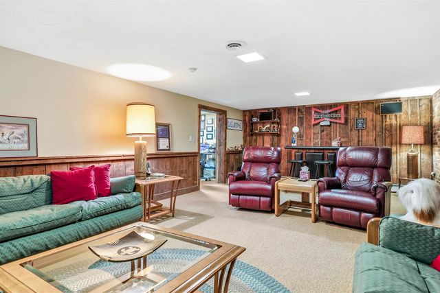 34 Old Stage Road, Hampton Falls, NH 03844