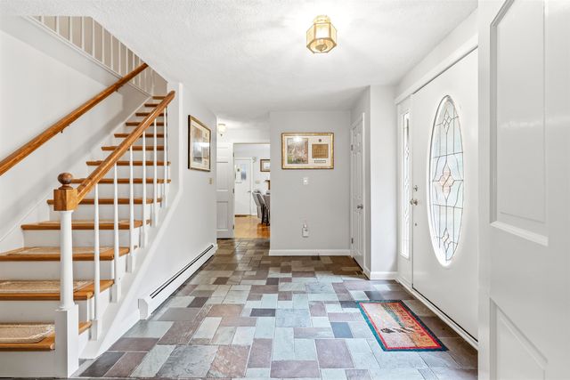 34 Old Stage Road, Hampton Falls, NH 03844