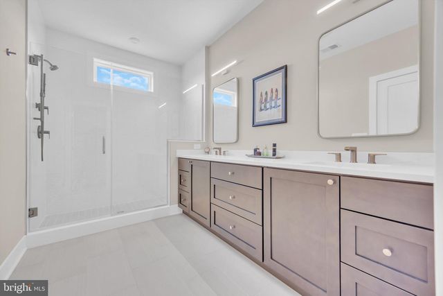 15 LINDER COURT, Middletown, NJ 07748