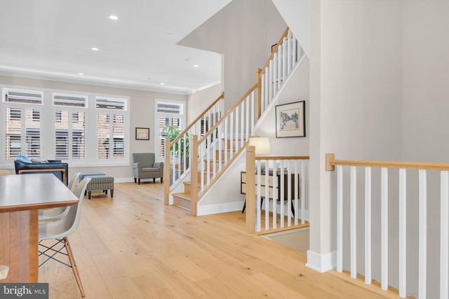 15 LINDER COURT, Middletown, NJ 07748
