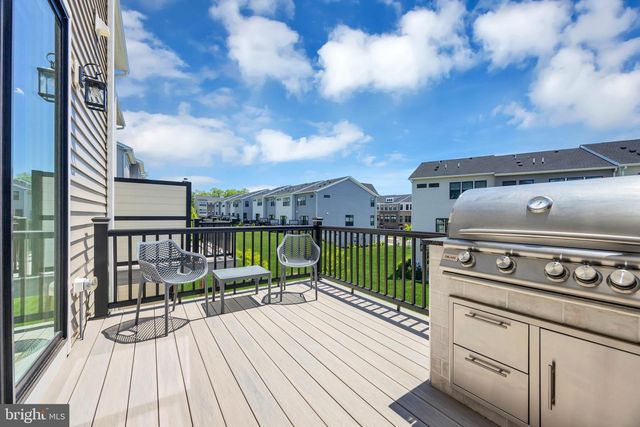 15 LINDER COURT, Middletown, NJ 07748