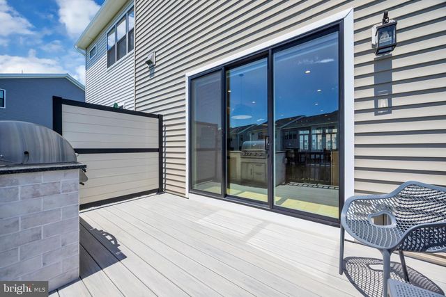 15 LINDER COURT, Middletown, NJ 07748