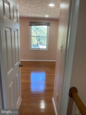 2846 S MEADE ST, Arlington, VA 22206
