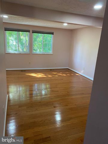 2846 S MEADE ST, Arlington, VA 22206