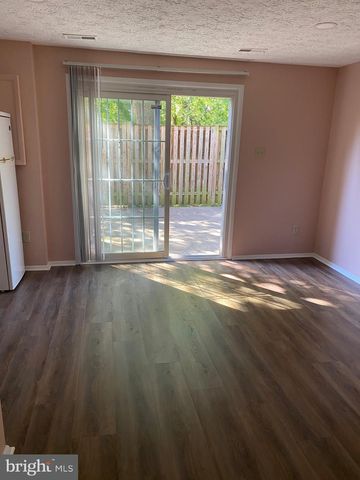 2846 S MEADE ST, Arlington, VA 22206