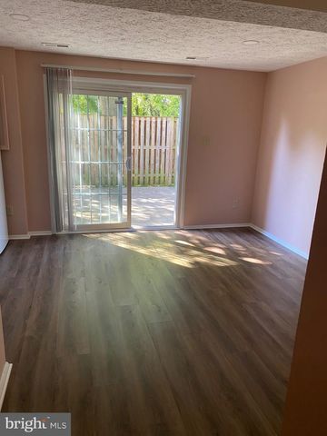 2846 S MEADE ST, Arlington, VA 22206