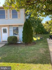 2846 S MEADE ST, Arlington, VA 22206