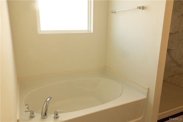 7338 Tulip Trestle Ct, Northport, AL 35473