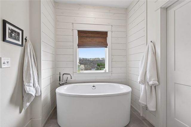 8151 Spanker Ridge Drive, Bentonville, AR 72712