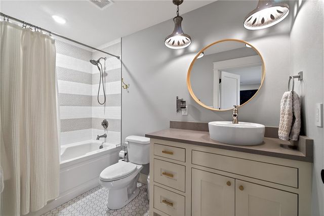 8151 Spanker Ridge Drive, Bentonville, AR 72712