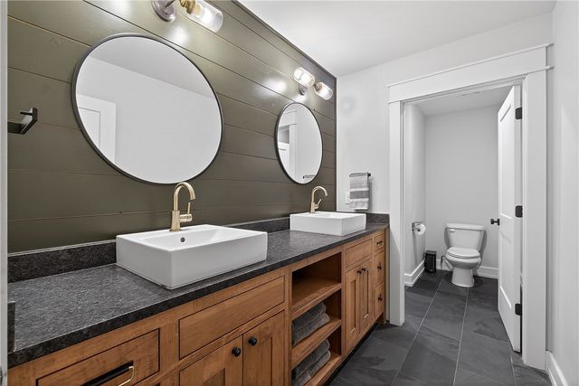 8151 Spanker Ridge Drive, Bentonville, AR 72712