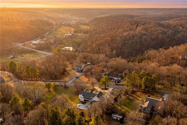 8151 Spanker Ridge Drive, Bentonville, AR 72712