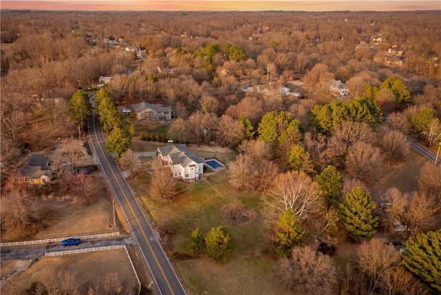 8151 Spanker Ridge Drive, Bentonville, AR 72712