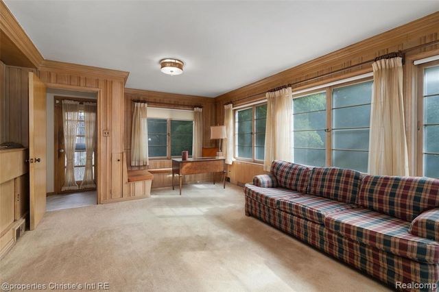 19262 Strathcona Drive, Detroit, MI 48203