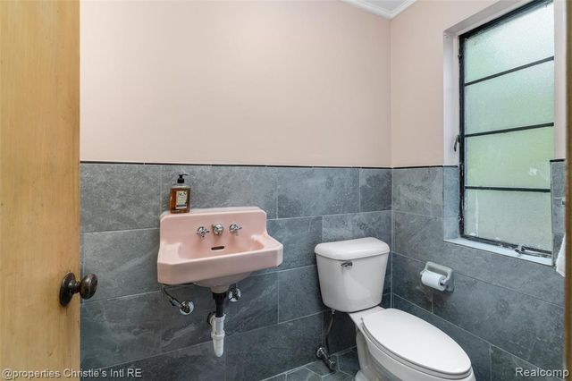 19262 Strathcona Drive, Detroit, MI 48203