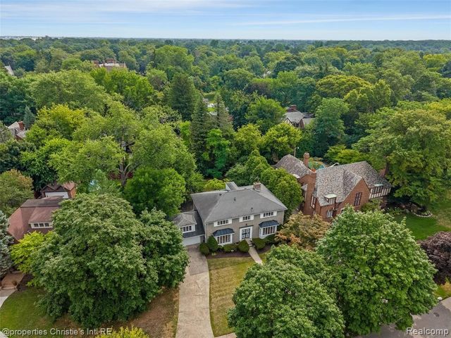 19262 Strathcona Drive, Detroit, MI 48203