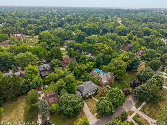 19262 Strathcona Drive, Detroit, MI 48203