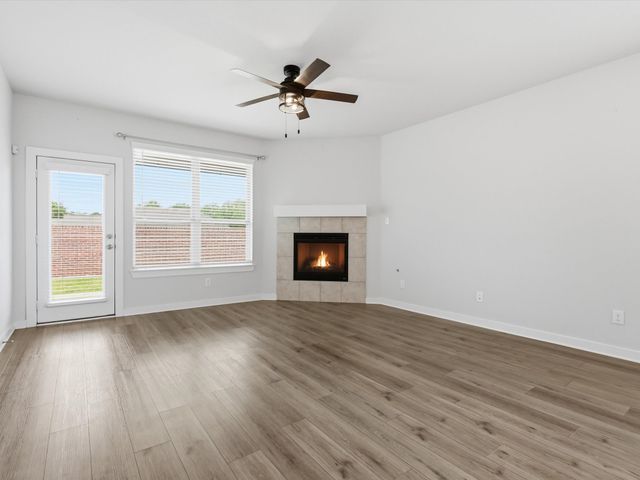 413 Vawter Drive, Van Alstyne, TX 75495