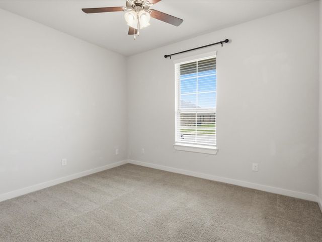 413 Vawter Drive, Van Alstyne, TX 75495