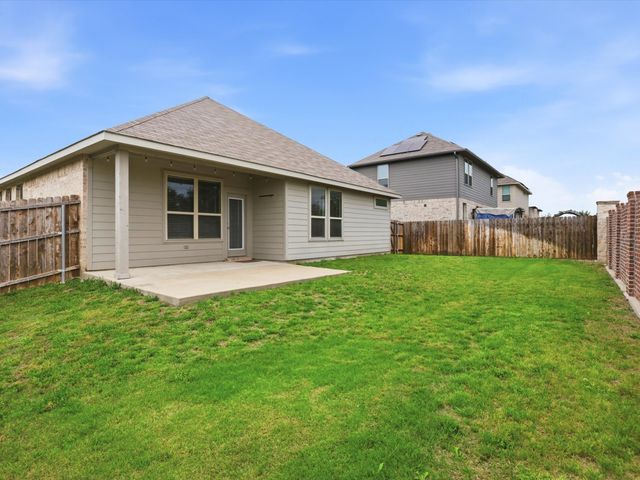 413 Vawter Drive, Van Alstyne, TX 75495