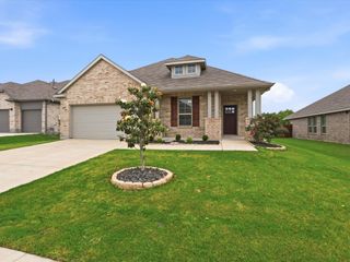 413 Vawter Drive, Van Alstyne, TX 75495
