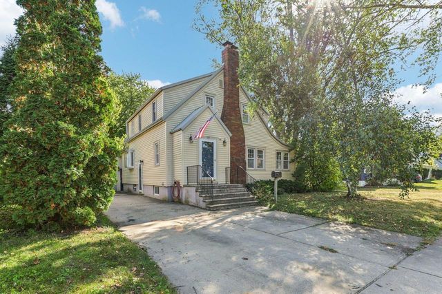 325 Warren Avenue, Reedsburg, WI 53959