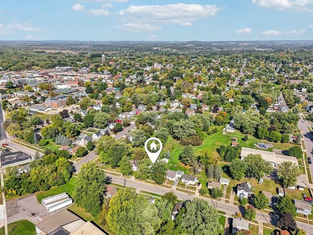 325 Warren Avenue, Reedsburg, WI 53959