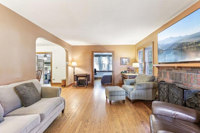 325 Warren Avenue, Reedsburg, WI 53959