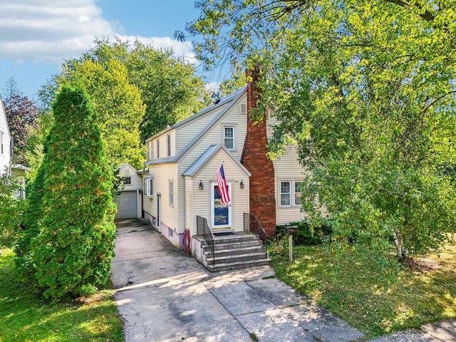 325 Warren Avenue, Reedsburg, WI 53959