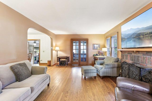 325 Warren Avenue, Reedsburg, WI 53959