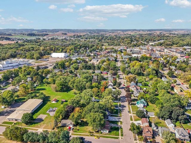 325 Warren Avenue, Reedsburg, WI 53959