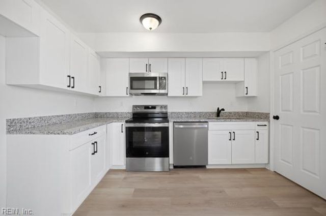 5671 Dodington CT, Virginia Beach, VA 23462