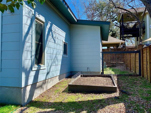 1163 Alamo ST, Austin, TX 78702