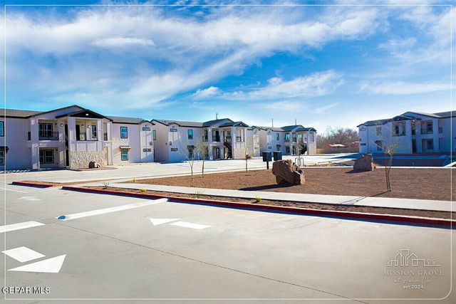 10680 Horn Circle 5, Socorro, TX 79927