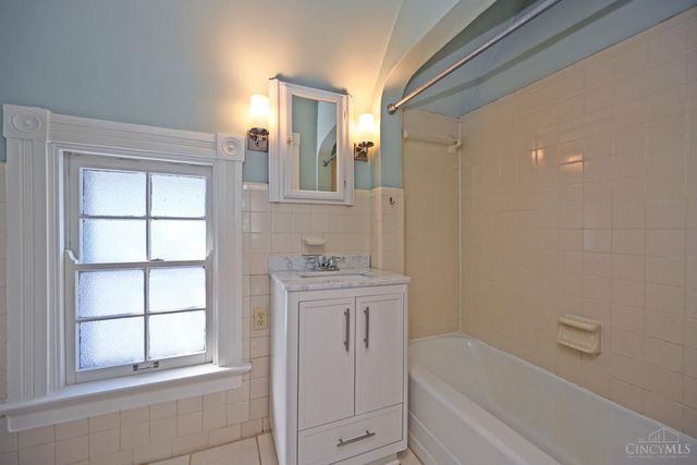 3753 Sachem Avenue, Cincinnati, OH 45226