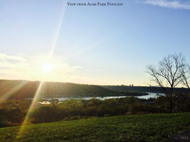 3753 Sachem Avenue, Cincinnati, OH 45226