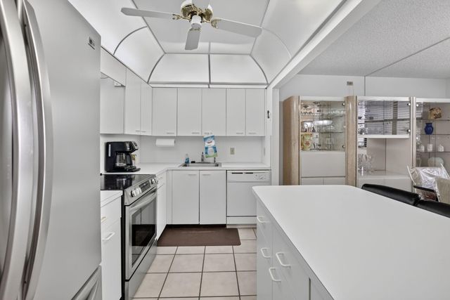 3350 NE 192ND Street 2B-B, Aventura, FL 33180
