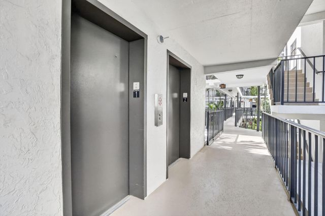 3350 NE 192ND Street 2B-B, Aventura, FL 33180