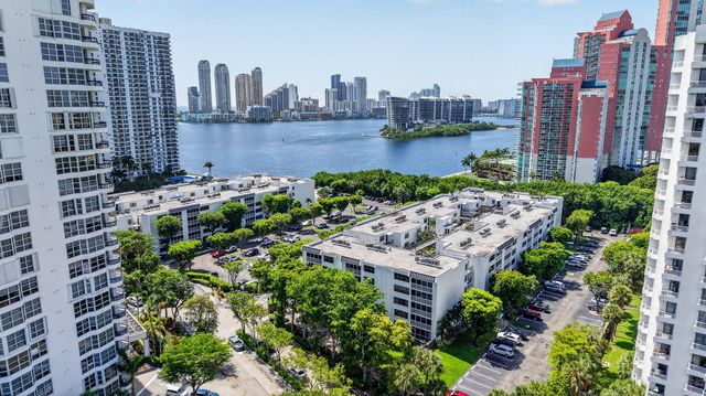 3350 NE 192ND Street 2B-B, Aventura, FL 33180