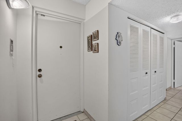 3350 NE 192ND Street 2B-B, Aventura, FL 33180
